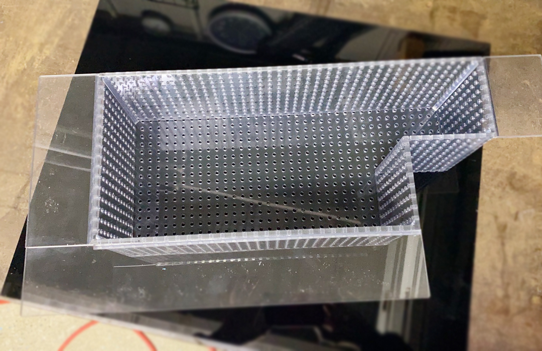 塩ビ製のひっかけカゴ